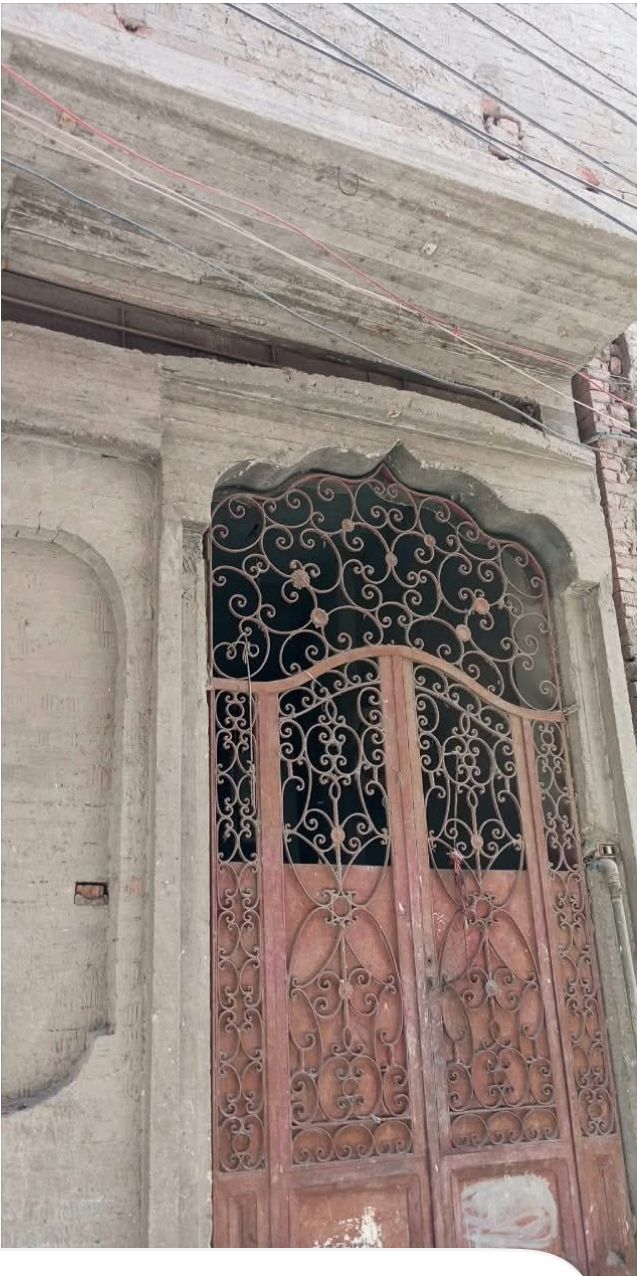 بيت مسلحات وعمدان بالكامل